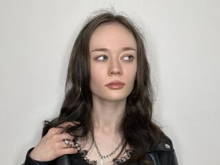 nude gamgirl TenishaSeebold