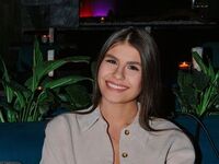 adult webcam chat room TiaBeumer