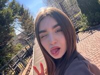 topless cam girl ValarieZohn