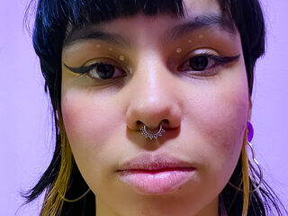 cam girl playing with dildo VanesaJonss