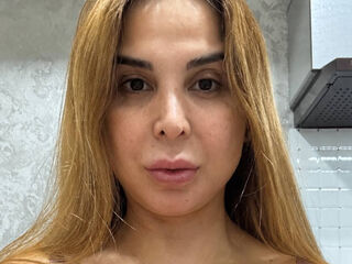 nude gamgirl YanaMillers